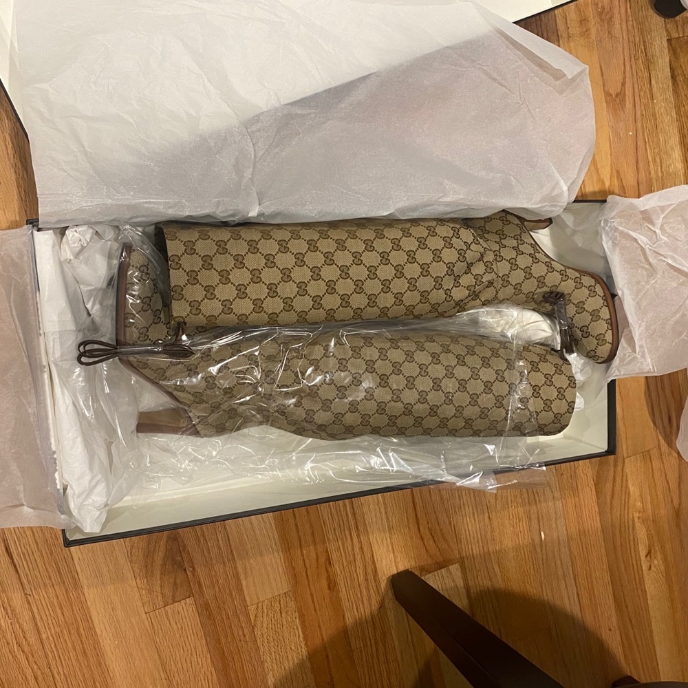 New GUCCI GG canvas mid-heel boot Sz 5.5 - Picture 9 of 16